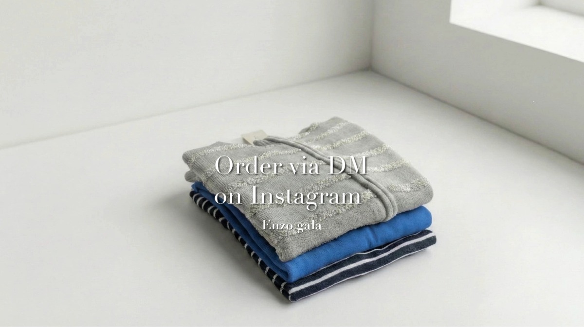 2026年春の新作ニットがたたまれている様子